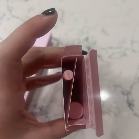 3 Kylie Lip kits brand new (liquid lipstick& liner) - Picture 8 of 8